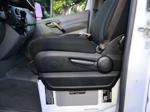 Used 2018 Mercedes-Benz Sprinter 3500 image 18