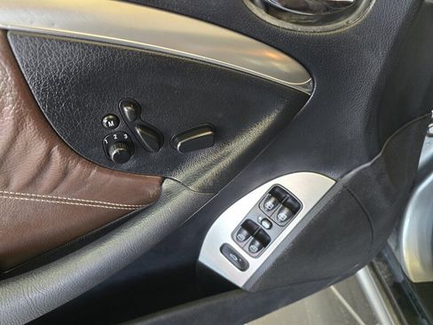 Used 2009 Mercedes-Benz CLK 350 Coupe image 15