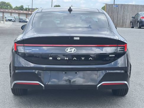Certified 2025 Hyundai Sonata Limited FWD image 12