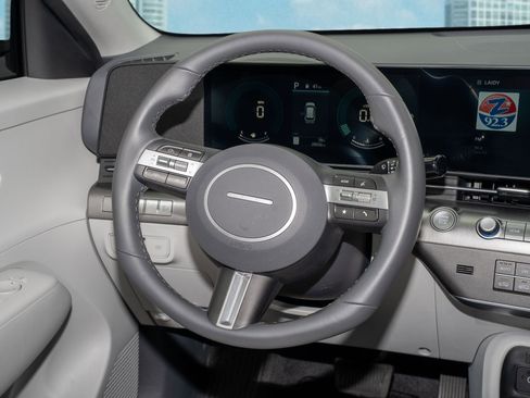 Used 2025 Hyundai Kona SEL image 21