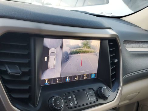 Used 2023 GMC Acadia Denali w/ Denali Technology Package FWD image 21