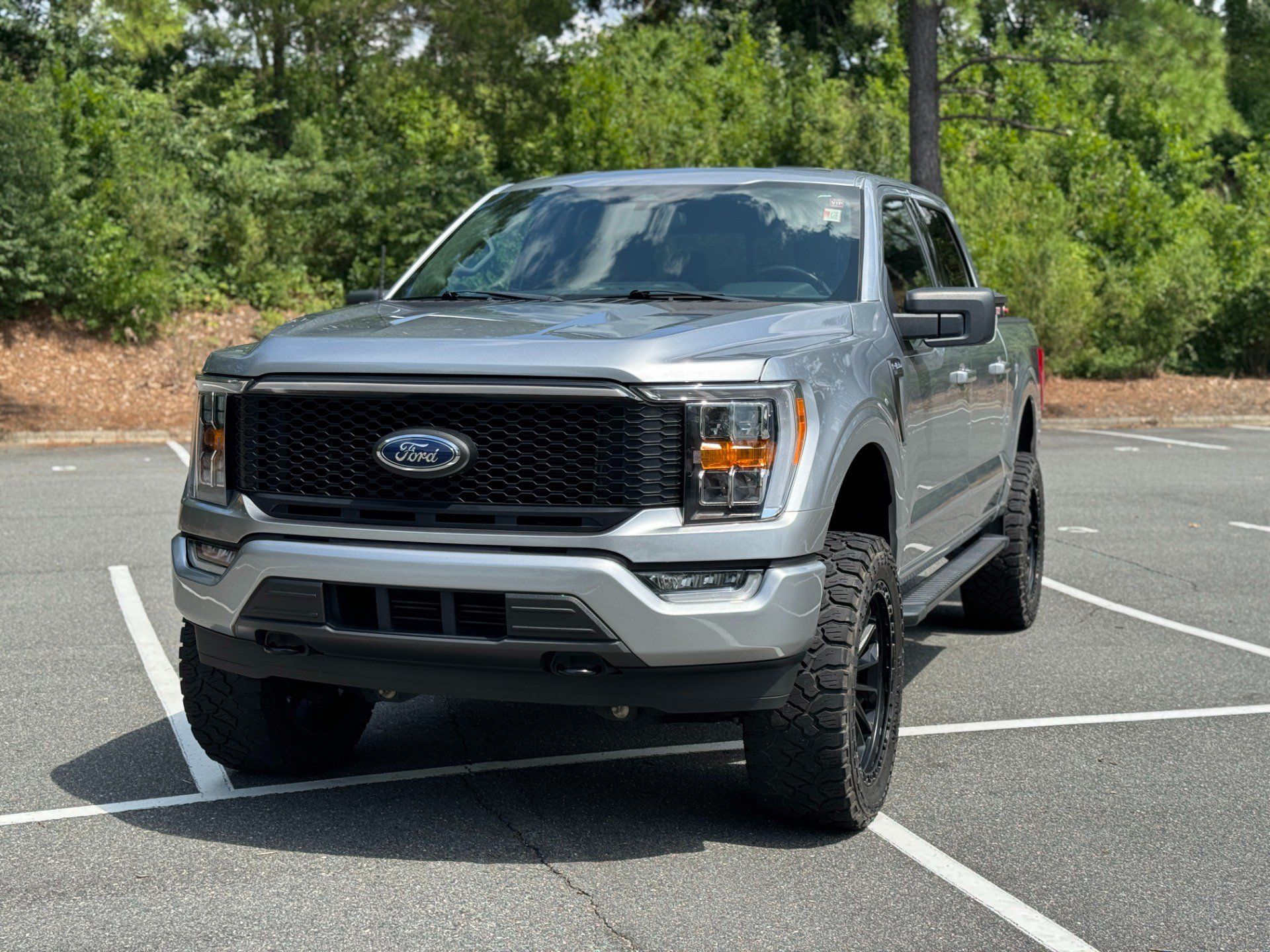 Used 2022 Ford F150 XLT w/ Equipment Group 302A High AWD/4WD image 3