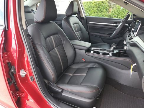 New 2025 Nissan Altima 2.5 SR image 11