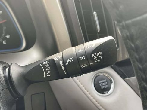 Used 2015 Toyota RAV4 Limited FWD image 40