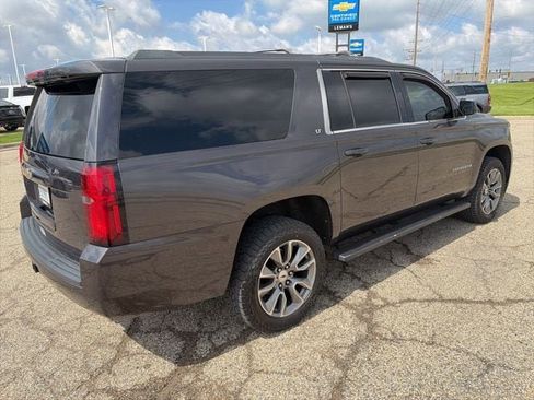 Used 2018 Chevrolet Suburban LT AWD/4WD image 4