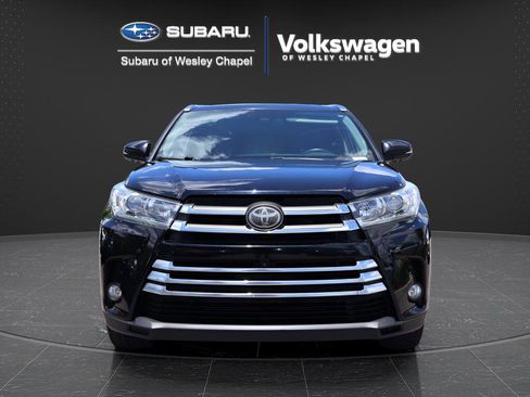 Used 2018 Toyota Highlander Limited Platinum AWD/4WD image 2