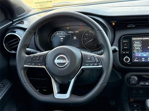 Used 2024 Nissan Kicks SR image 13
