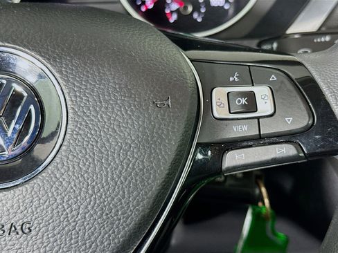 Used 2020 Volkswagen Tiguan S image 14