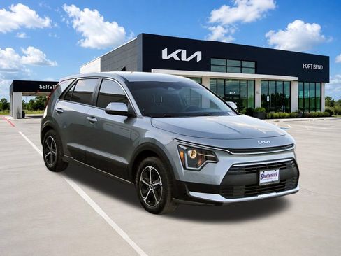 Used 2023 Kia Niro LX FWD image 3