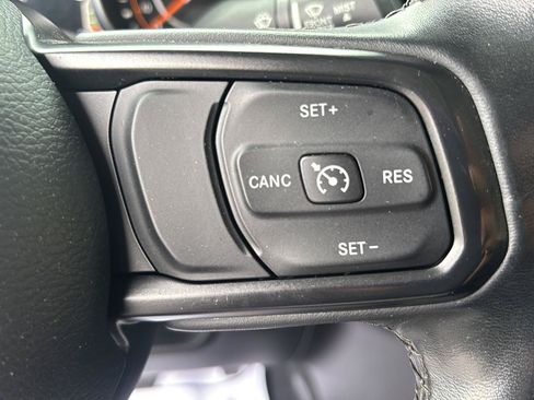 Used 2021 Jeep Gladiator Sport AWD/4WD image 13