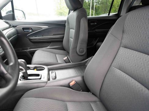 Used 2019 Honda Ridgeline Sport image 10