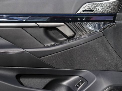 Used 2025 BMW i5 M60 w/ Executive Package image 20