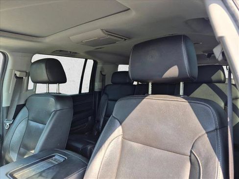 Used 2020 GMC Yukon XL SLT w/ Open Road Package AWD/4WD image 9