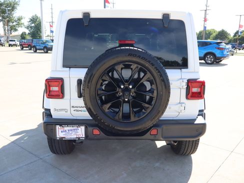 Used 2025 Jeep Wrangler Unlimited Sahara w/ Safety Group AWD/4WD image 6