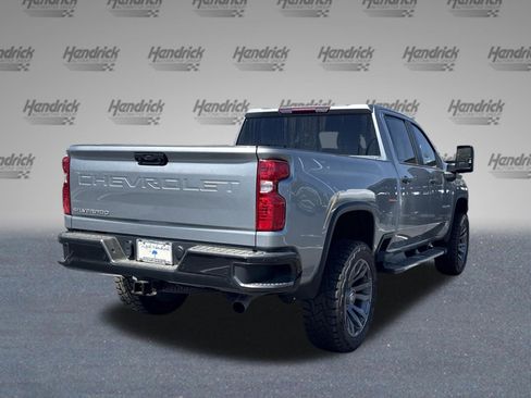 Used 2024 Chevrolet Silverado 2500 Custom w/ Custom Value Package image 10