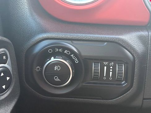 Used 2021 Jeep Gladiator Rubicon w/ Safety Group AWD/4WD image 45