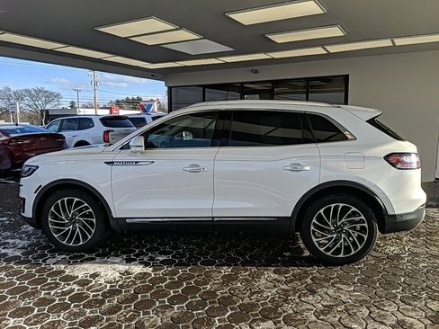 Used 2020 Lincoln Nautilus Reserve image 9