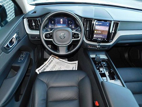Certified 2025 Volvo XC60 B5 Plus image 5