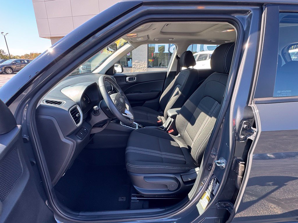 Used 2024 Hyundai Venue SEL FWD image 28