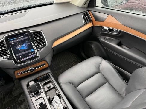 Used 2023 Volvo XC90 B6 Plus w/ Protection Package Premier image 10