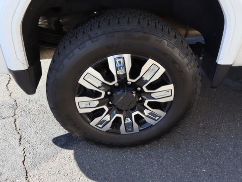 Used 2025 GMC Sierra 2500 Denali w/ Technology Package image 41