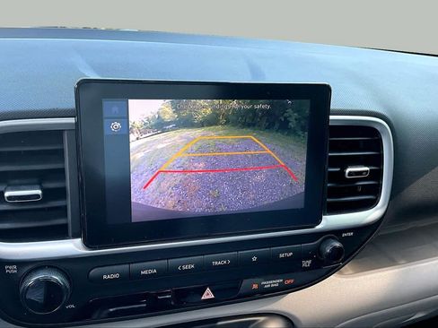 Used 2025 Hyundai Venue SEL FWD image 27