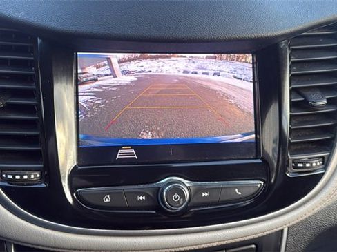 Used 2020 Chevrolet Trax LT w/ LT Convenience Package image 20