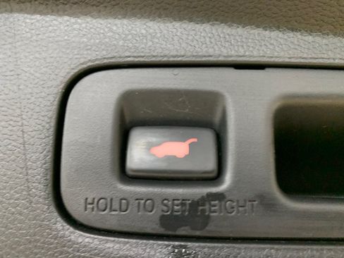 Used 2023 Honda CR-V EX-L image 11