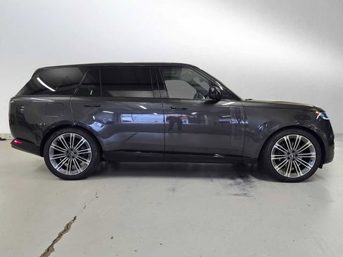New 2025 Land Rover Range Rover Long Wheelbase SE image 6