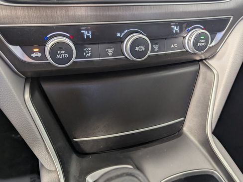 Used 2018 Honda Accord LX image 19