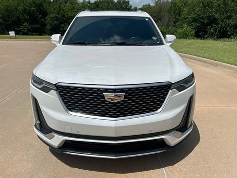 Used 2024 Cadillac XT6 Premium Luxury w/ Technology Package FWD image 8