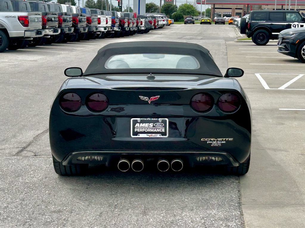 Used 2005 Chevrolet Corvette Convertible w/ Preferred Equipment Group RWD image 5