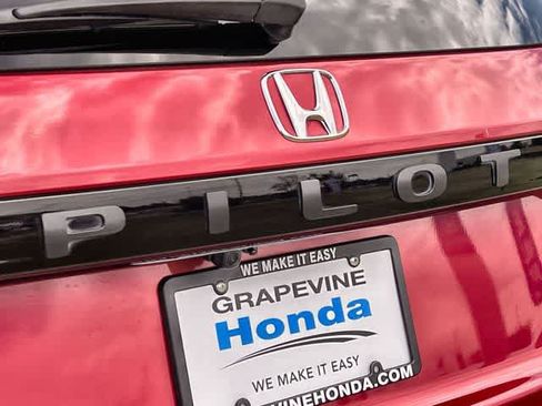Used 2023 Honda Pilot Touring image 8
