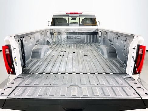 Used 2025 GMC Sierra 3500 Denali AWD/4WD image 10