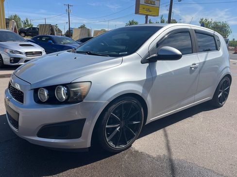 Used 2014 Chevrolet Sonic LT w/ Fun and Sun Package FWD image 7