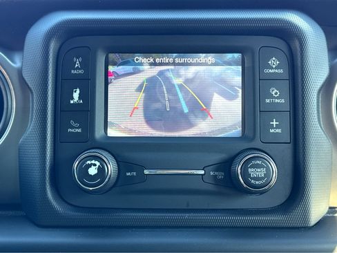 Used 2018 Jeep Wrangler Unlimited Sport S image 21