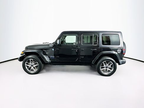 Used 2024 Jeep Wrangler Unlimited w/ Convenience Group AWD/4WD image 4