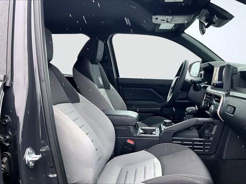 Used 2025 Toyota Tacoma TRD Off-Road image 14