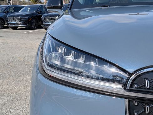 Certified 2025 Lincoln Aviator Reserve image 11