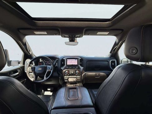 Used 2020 Chevrolet Silverado 2500 High Country w/ Technology Package AWD/4WD image 9