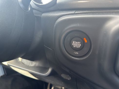 Certified 2021 Jeep Wrangler Unlimited Sahara w/ Dual Top Group image 9