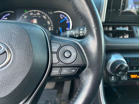 Used 2019 Toyota RAV4 Limited image 13