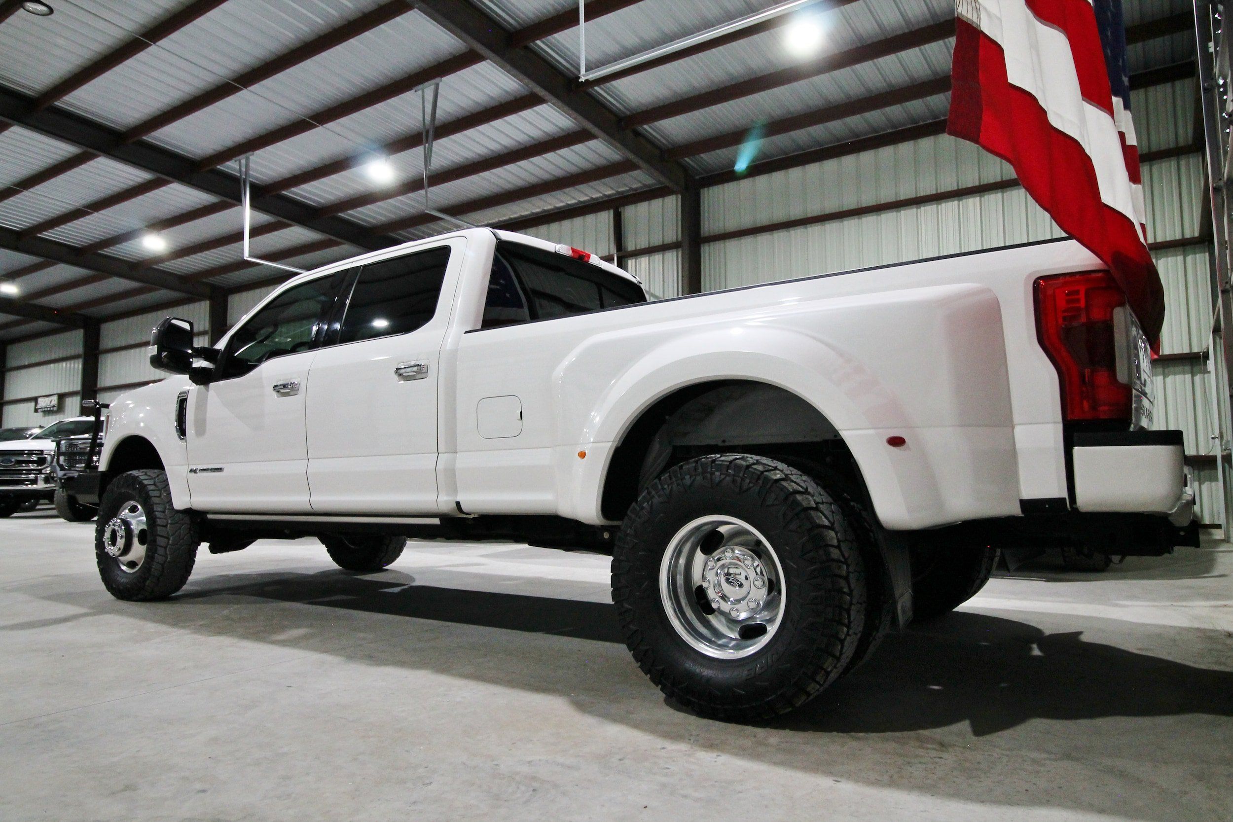 Used 2019 Ford F350 Platinum w/ Platinum Ultimate Package AWD/4WD image 8