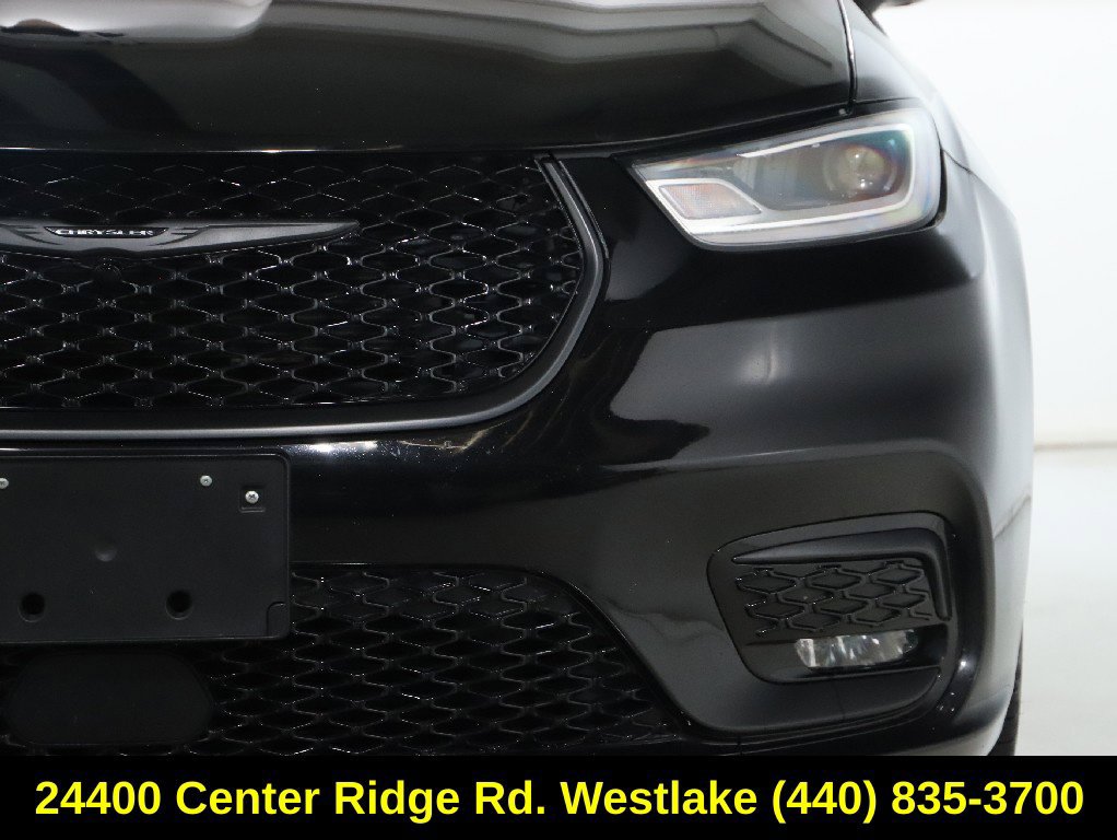 Used 2025 Chrysler Pacifica Limited FWD image 8