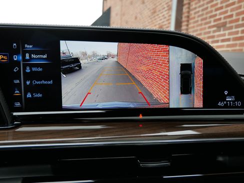 Certified 2024 Cadillac Escalade Sport Platinum w/ LPO, ONYX Package image 18