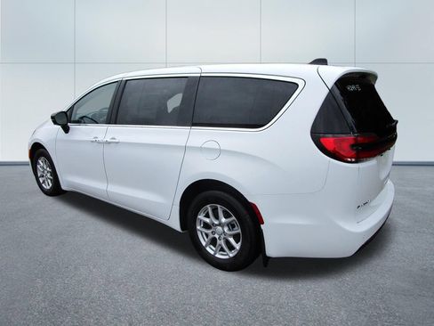 New 2027 Chrysler Pacifica Select w/ Family Tech Group FWD image 4