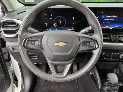 Used 2025 Chevrolet TrailBlazer LT FWD image 33