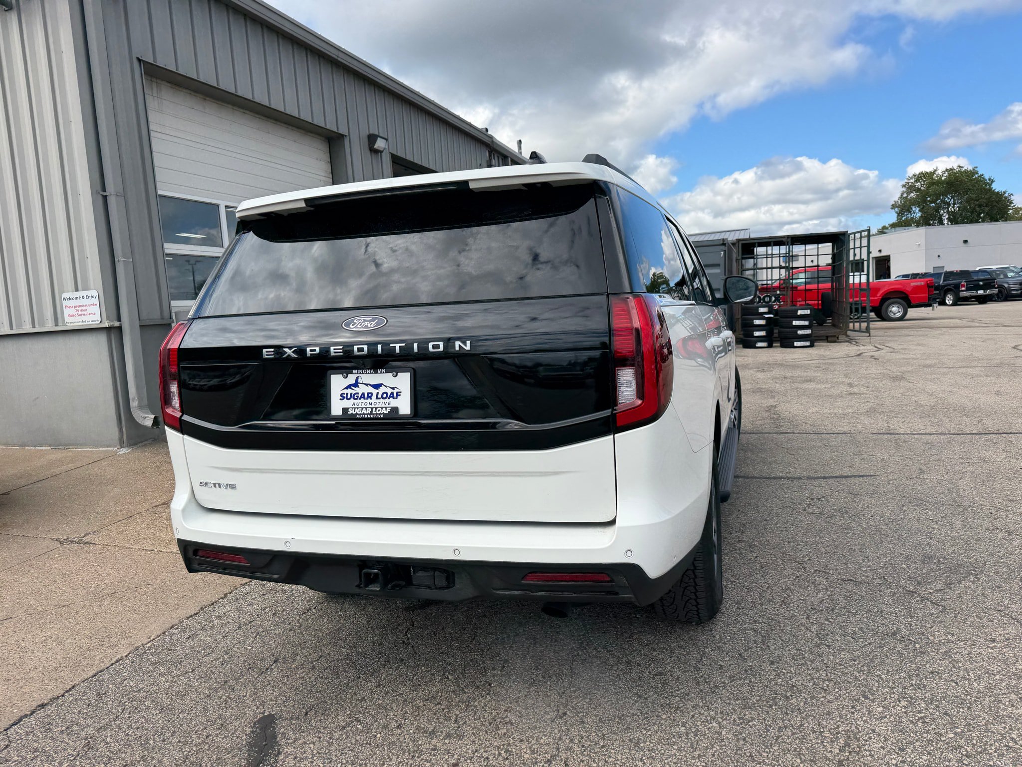Used 2025 Ford Expedition Active AWD/4WD image 5
