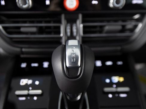 New 2026 Porsche Macan image 28