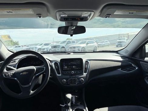 Used 2021 Chevrolet Malibu LT FWD image 14